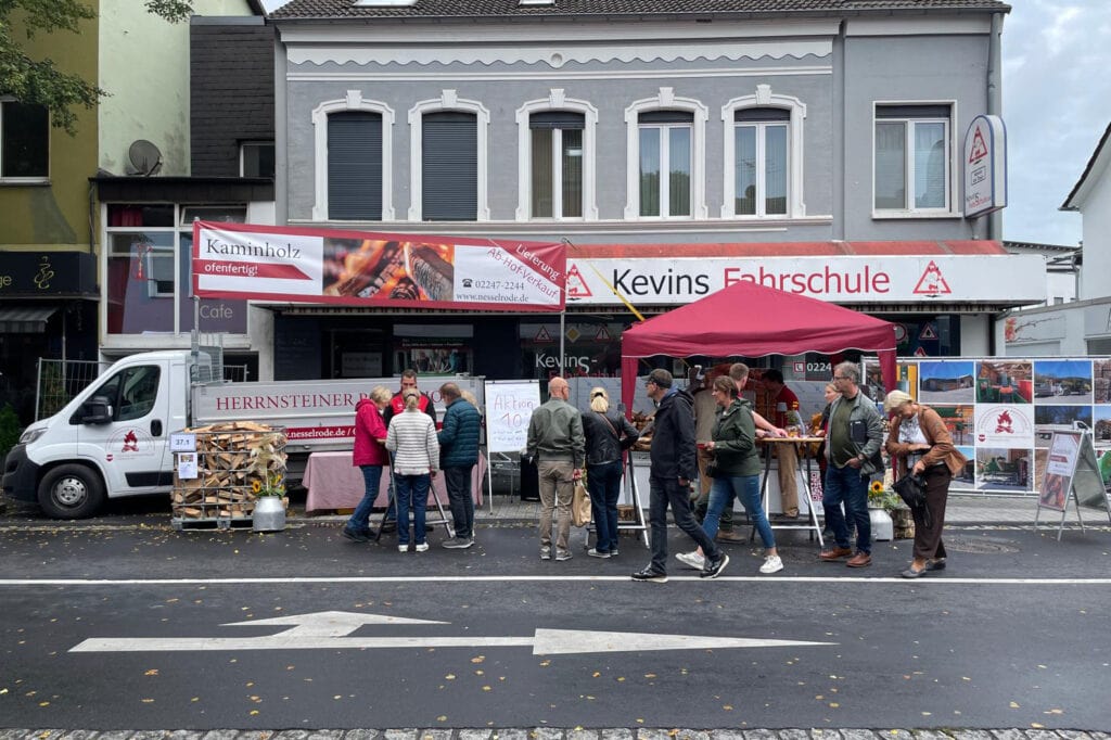Neun Meter langer Stand